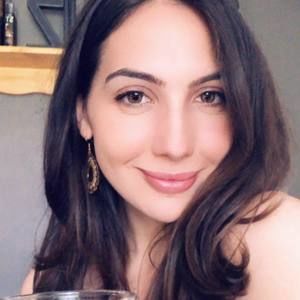 Meet your Posher, Julia